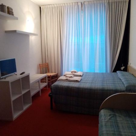 Comodo Alloggio Con Accesso Diretto Alle Piste Santa Caterina Valfurva Bagian luar foto