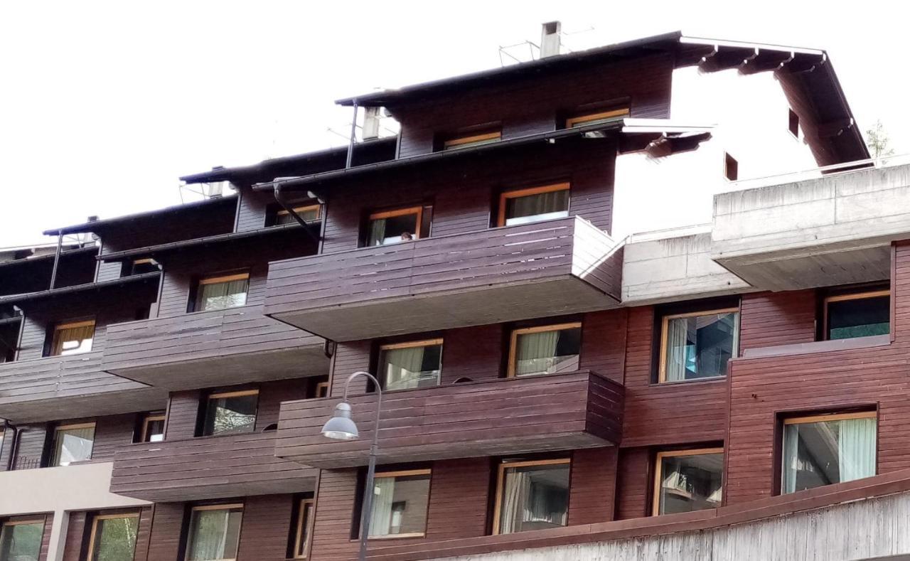 Comodo Alloggio Con Accesso Diretto Alle Piste Santa Caterina Valfurva Bagian luar foto