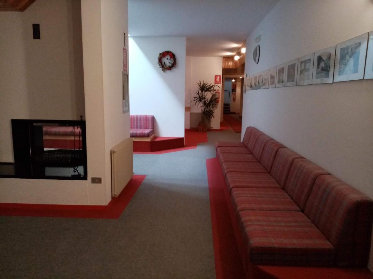 Comodo Alloggio Con Accesso Diretto Alle Piste Santa Caterina Valfurva Bagian luar foto