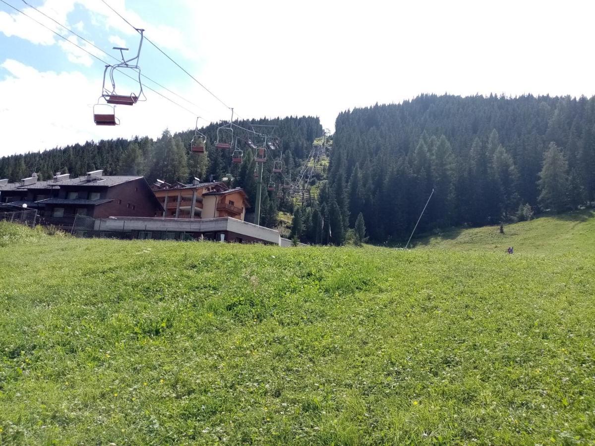 Comodo Alloggio Con Accesso Diretto Alle Piste Santa Caterina Valfurva Bagian luar foto