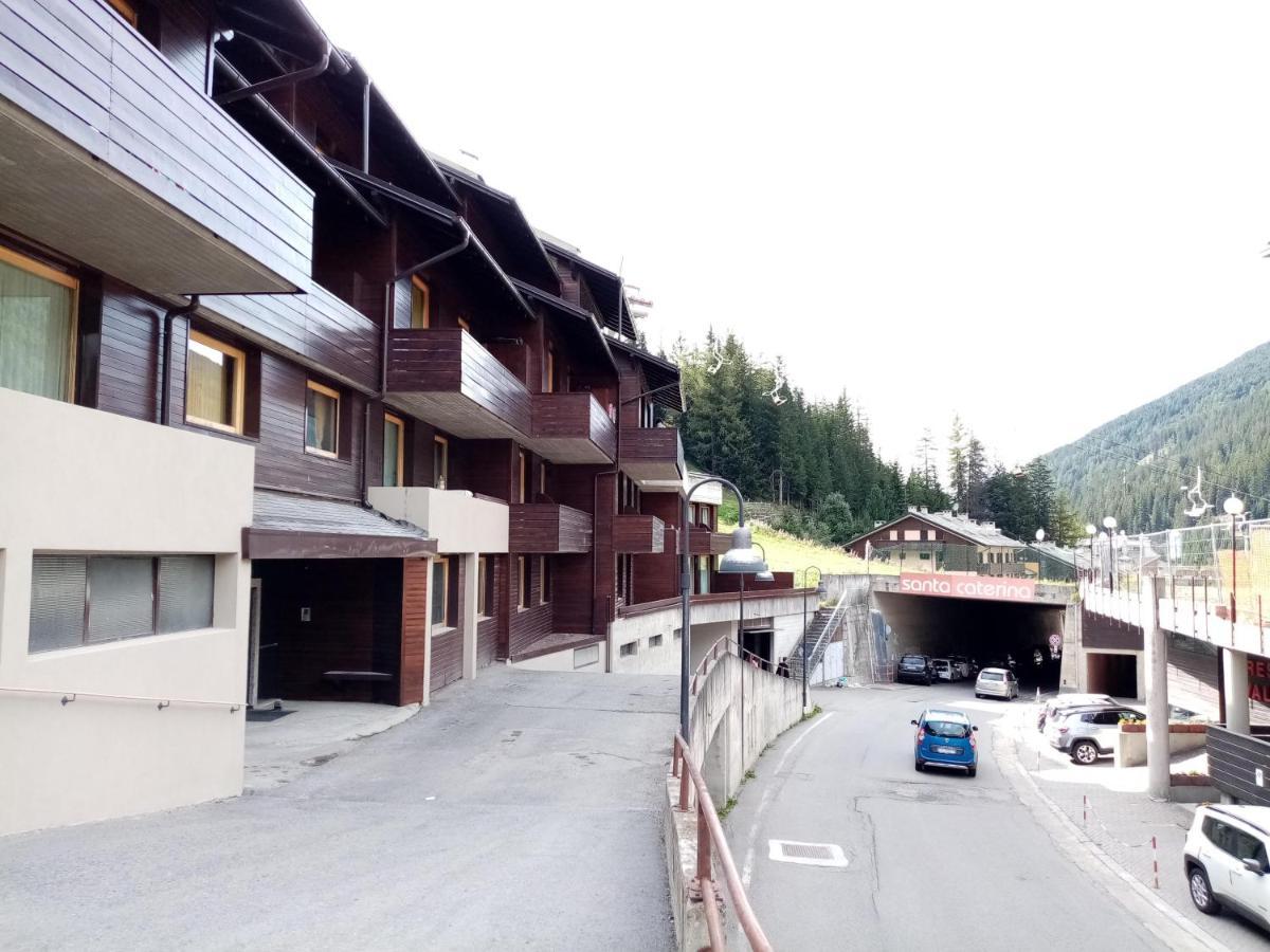 Comodo Alloggio Con Accesso Diretto Alle Piste Santa Caterina Valfurva Bagian luar foto
