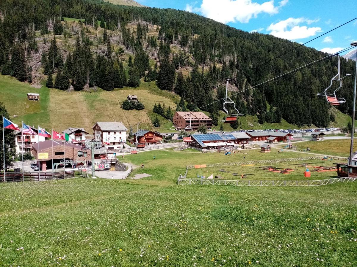 Comodo Alloggio Con Accesso Diretto Alle Piste Santa Caterina Valfurva Bagian luar foto