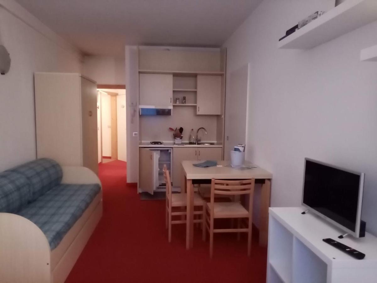 Comodo Alloggio Con Accesso Diretto Alle Piste Santa Caterina Valfurva Bagian luar foto