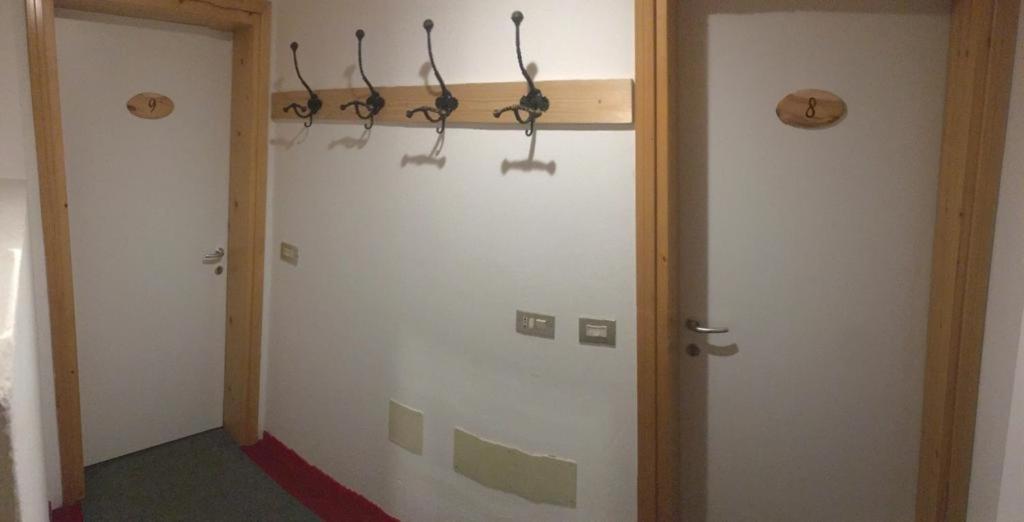 Comodo Alloggio Con Accesso Diretto Alle Piste Santa Caterina Valfurva Bagian luar foto